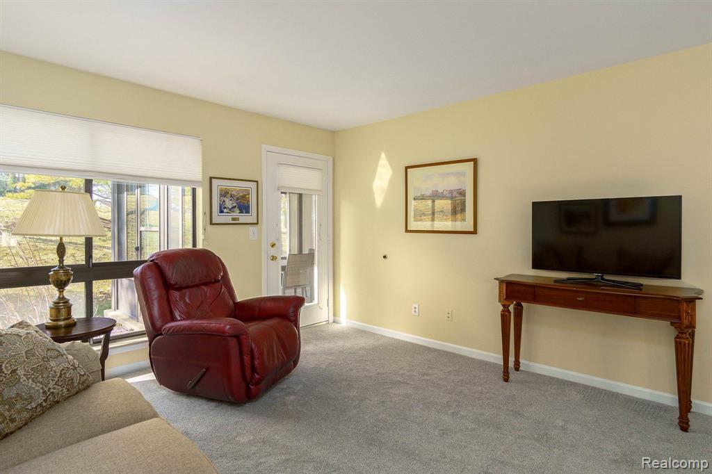 945 Wexford Way Rochester Hills, MI 48307 - Photo 11 of 26
