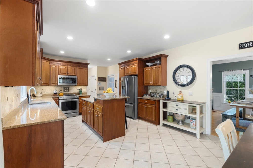 76 Old Farm Road Douglas, MA 01516 - Photo 29 of 35