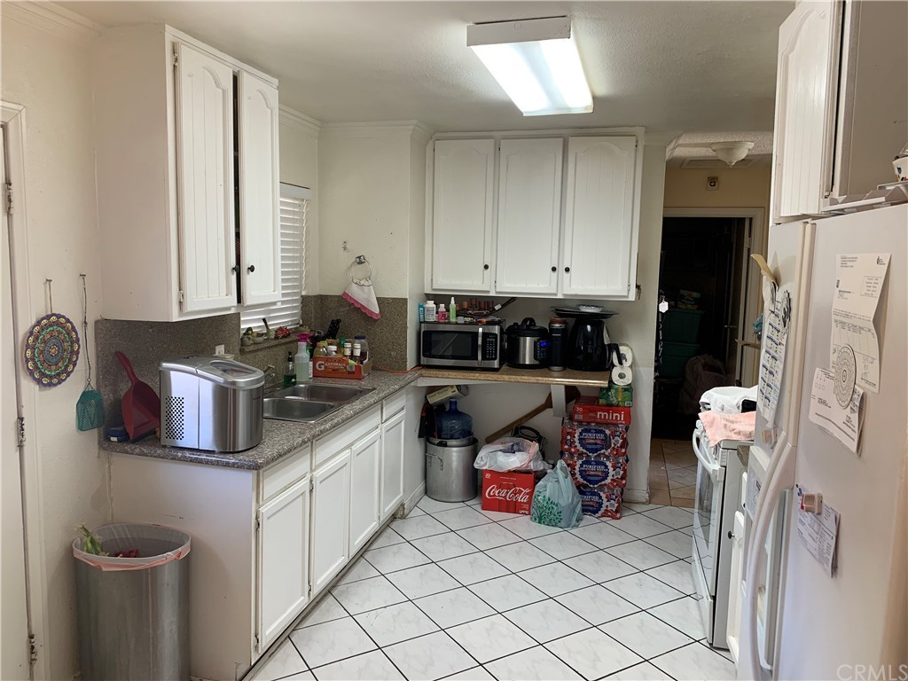 616 South Benjamin Street Rialto, CA 92376 - Photo 5 of 15