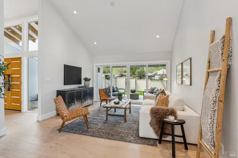 $1,350,000 | 440 Estado Way, Novato, CA 94945