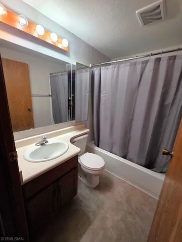 $1,550 | 653 North 2nd Street, New Richmond, WI 54017