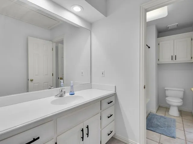 $649,000 | 21 Wellington Oaks Circle, Denton, TX 76210