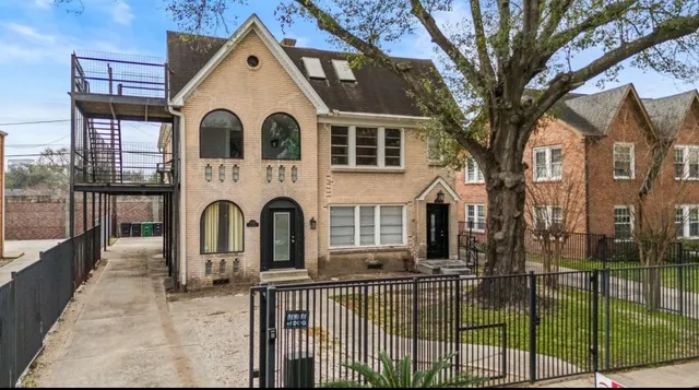 $2,495 | 1633 Castle Court, Houston, TX 77006