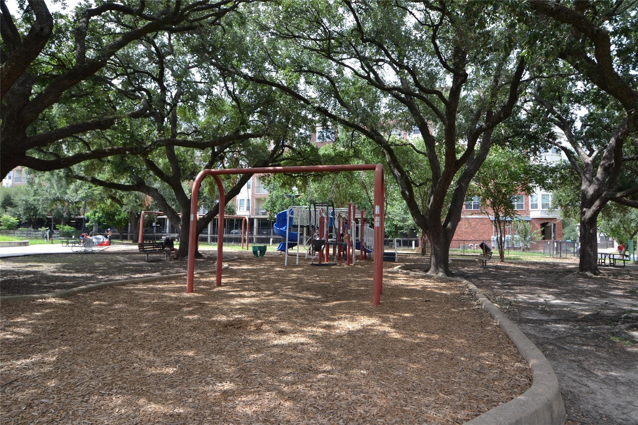 1633 Castle Court Houston, TX 77006 - Photo 31 of 38