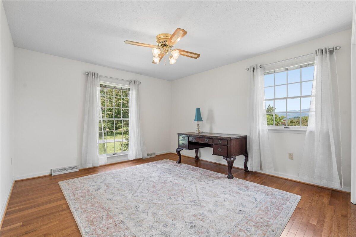 218 North Branch Road Bedford, VA 24523 - Photo 25 of 58 Bedroom