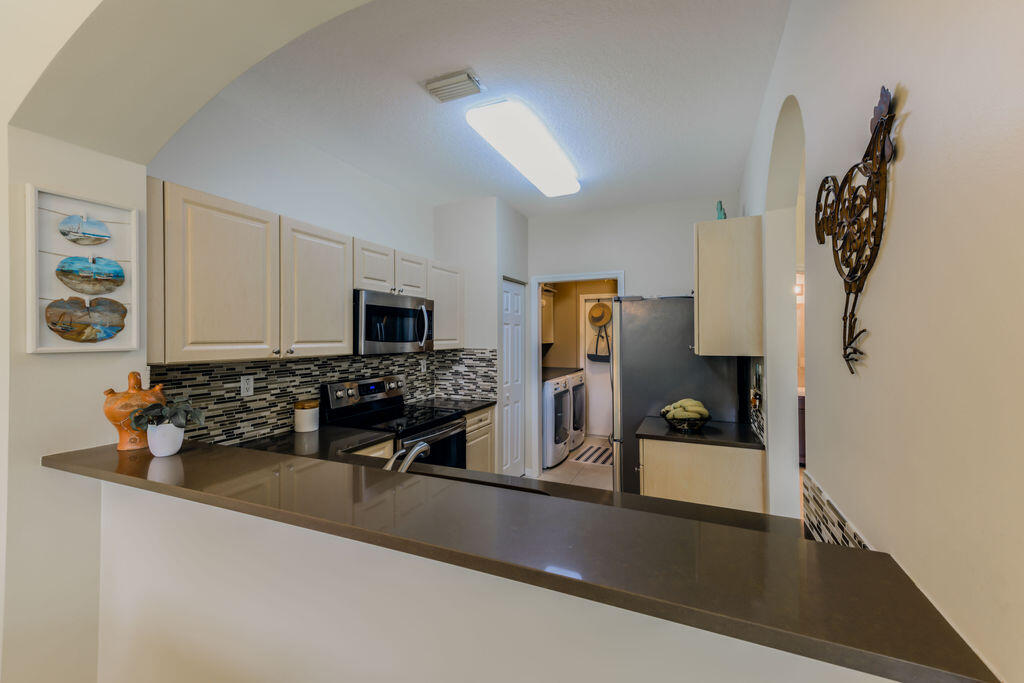141 Coconut Key Lane Delray Beach, FL 33484 - Photo 10 of 33 DSC_6249-Edit-141CoconutKeyLN-Delray-Bea
