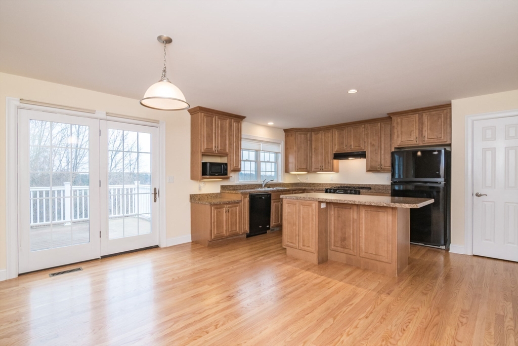 20 Bridge Road, Unit 17 Northampton, MA 01062 - Photo 14 of 35