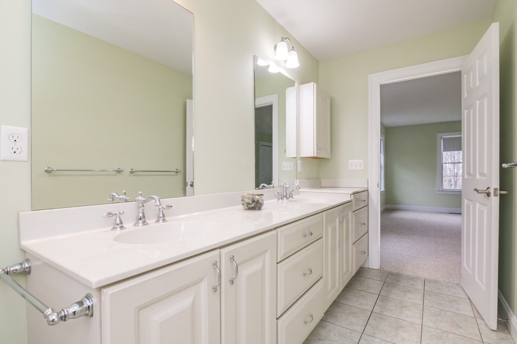 20 Bridge Road, Unit 17 Northampton, MA 01062 - Photo 22 of 35