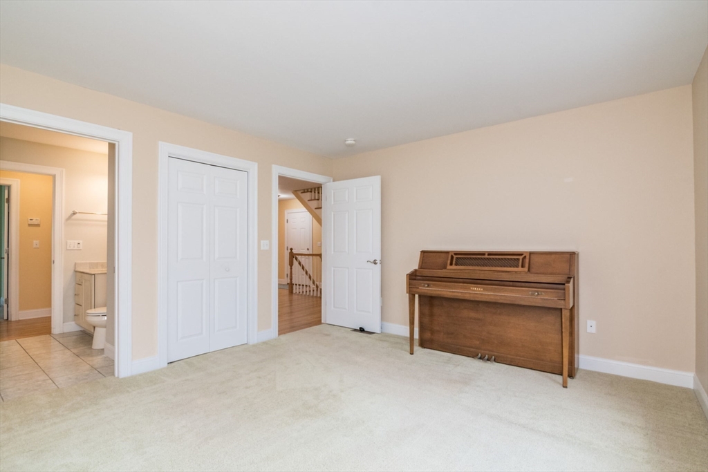 20 Bridge Road, Unit 17 Northampton, MA 01062 - Photo 25 of 35