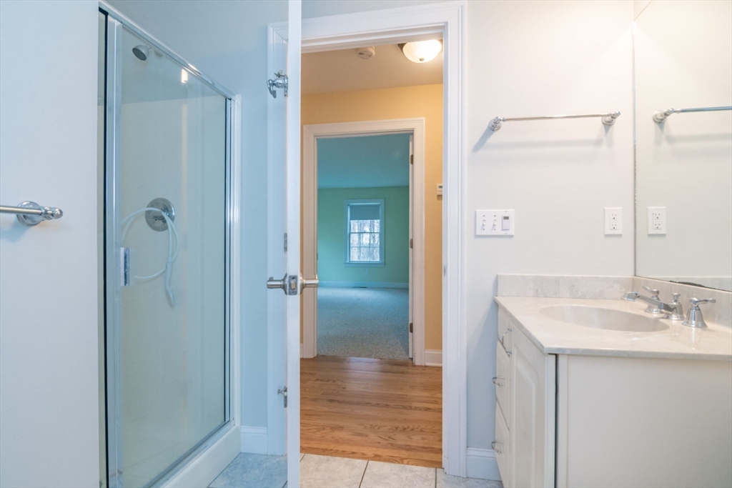 20 Bridge Road, Unit 17 Northampton, MA 01062 - Photo 26 of 35