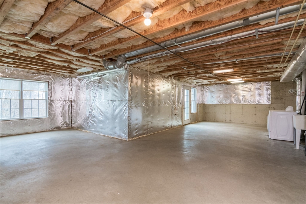 20 Bridge Road, Unit 17 Northampton, MA 01062 - Photo 31 of 35