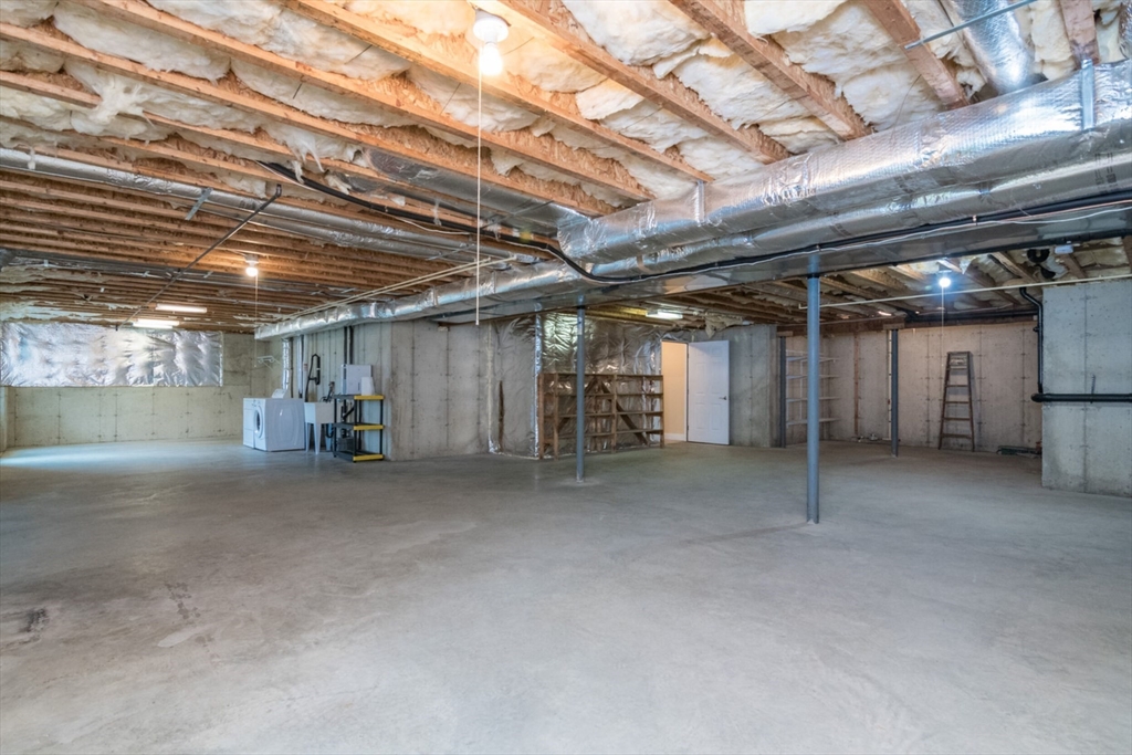 20 Bridge Road, Unit 17 Northampton, MA 01062 - Photo 32 of 35