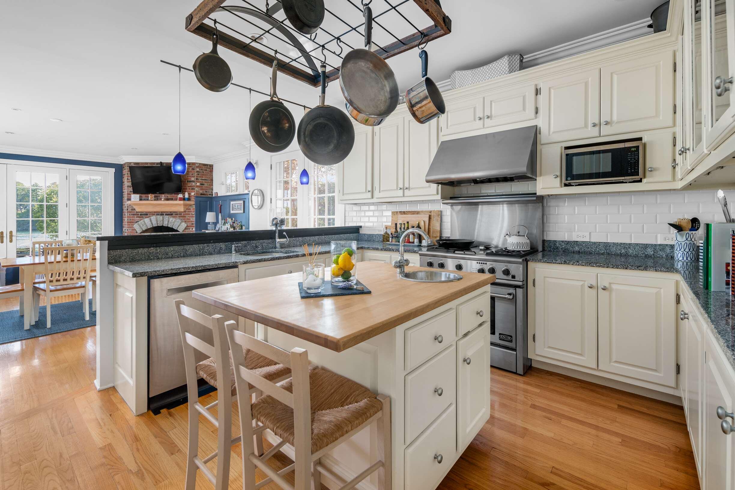 32 Grover Avenue Eliot, ME 03903 - Photo 11 of 39 11-Kitchen