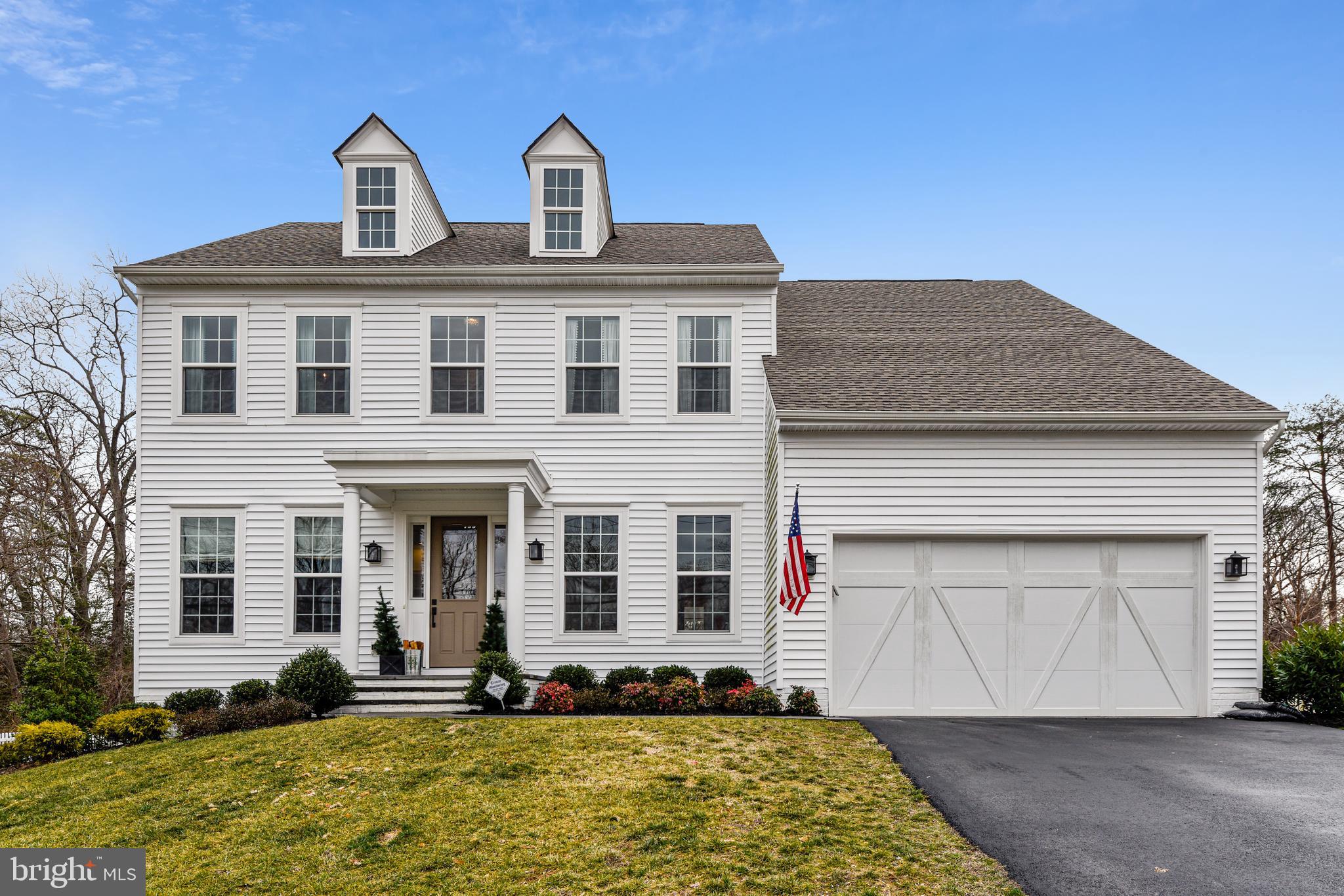 Welcome to 1013 Shore Acres Rd!