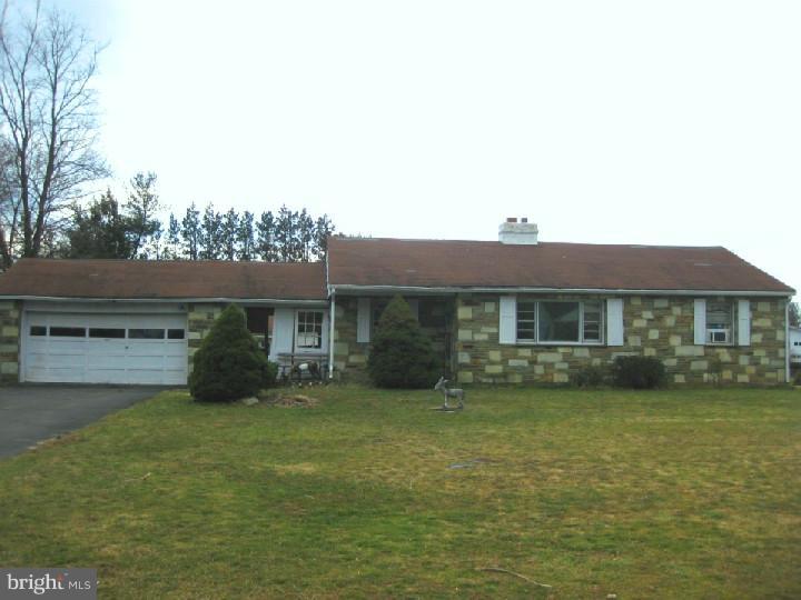 60 Holly Road Southampton, PA 18966 - Photo 1 of 17 Exterior Front