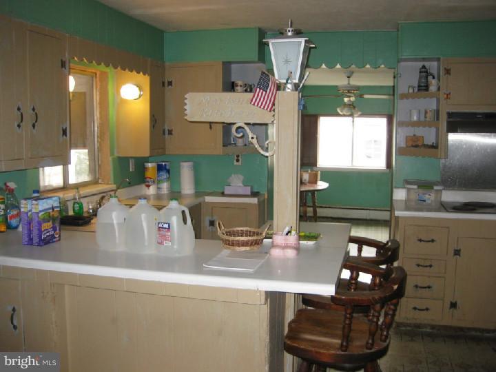 60 Holly Road Southampton, PA 18966 - Photo 4 of 17 Kitchen