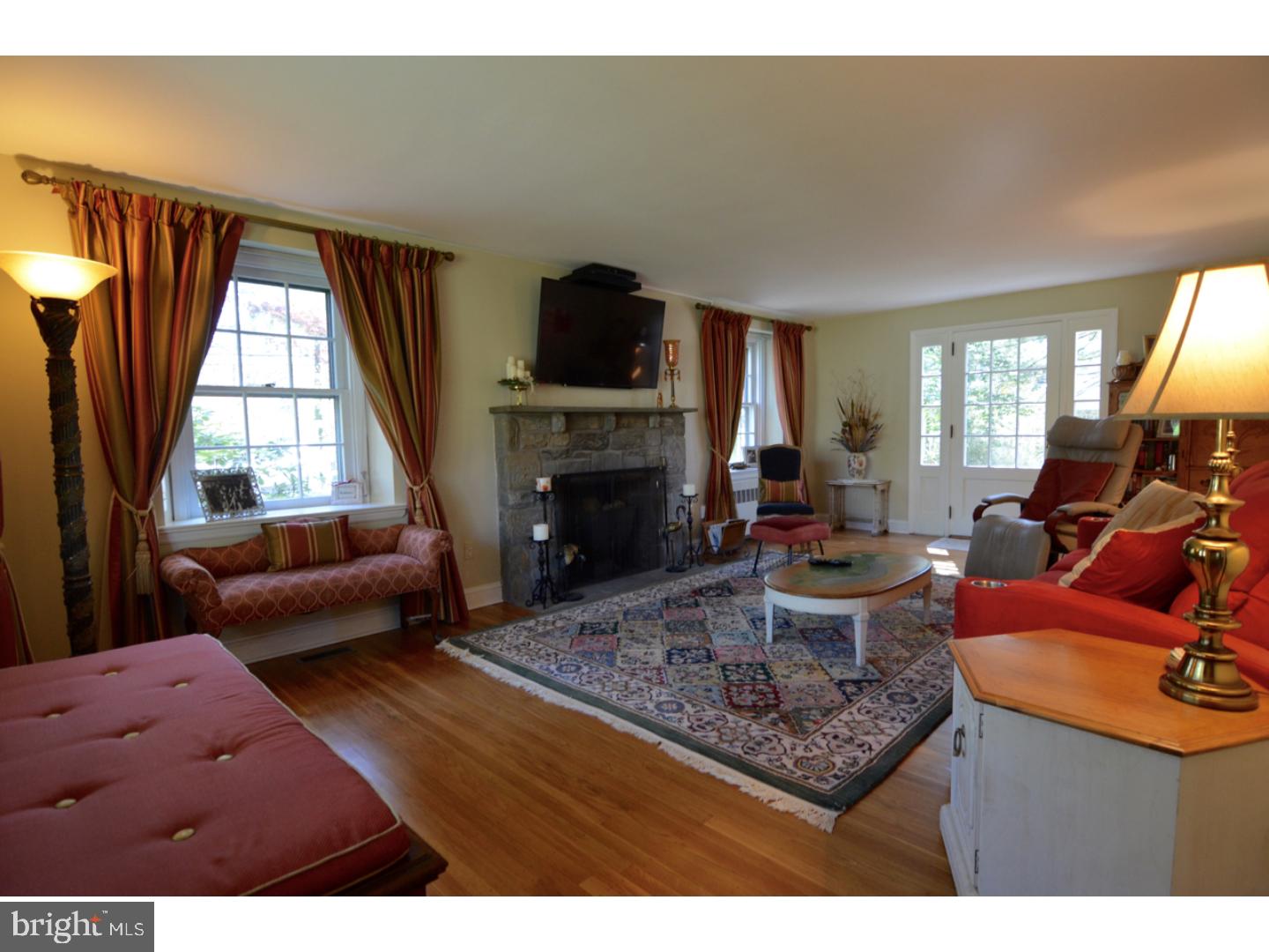 346 Conestoga Road Wayne, PA 19087 - Photo 7 of 25 Living Room