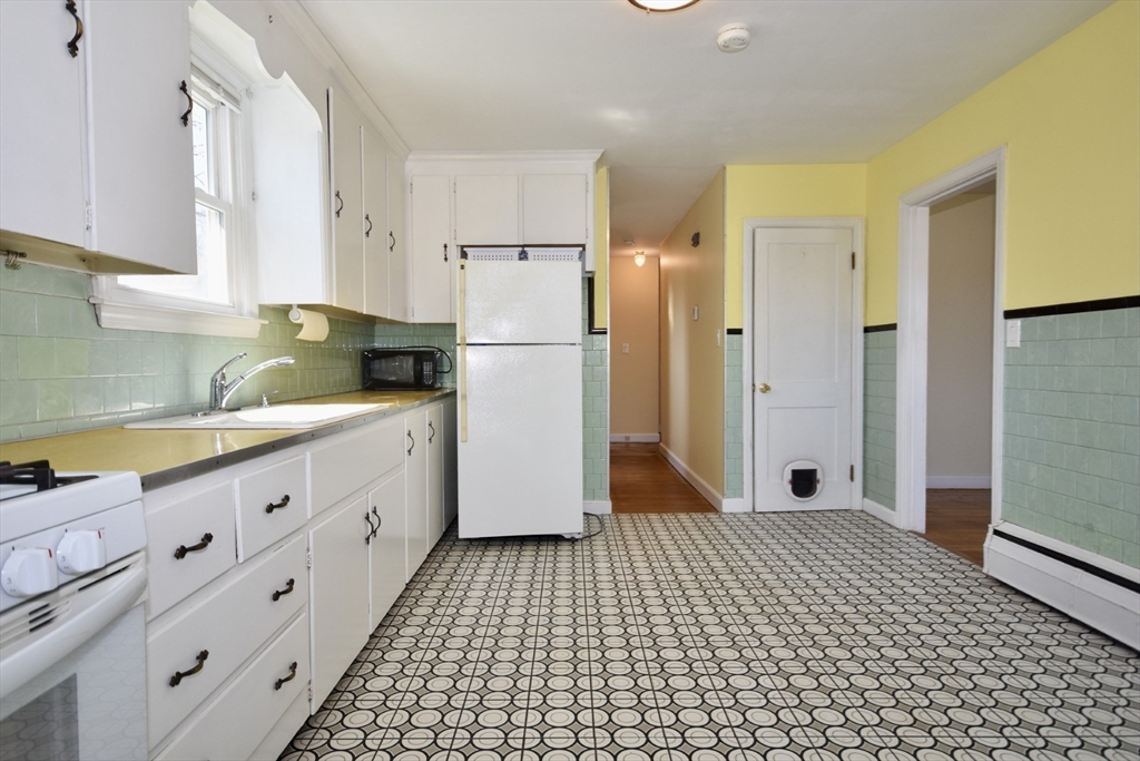 93 Howland Road Fairhaven, MA 02719 - Photo 5 of 29