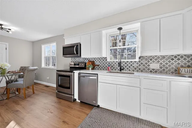 $265,000 | 49 El Sahara Drive, Cedar Hill, MO 63016