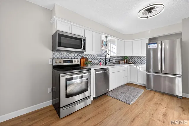 $265,000 | 49 El Sahara Drive, Cedar Hill, MO 63016