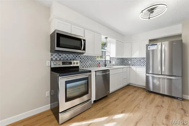 $265,000 | 49 El Sahara Drive, Cedar Hill, MO 63016