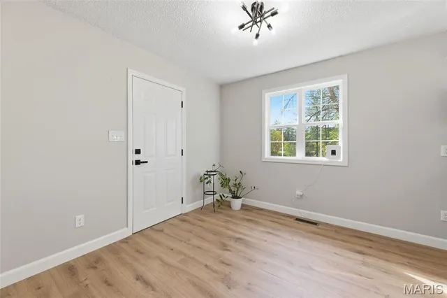 $265,000 | 49 El Sahara Drive, Cedar Hill, MO 63016