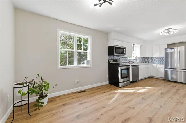 $265,000 | 49 El Sahara Drive, Cedar Hill, MO 63016