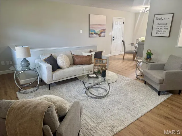 $265,000 | 49 El Sahara Drive, Cedar Hill, MO 63016