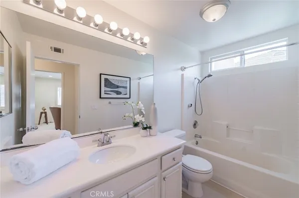 $1,838,000 | 25 Washington, Irvine, CA 92606