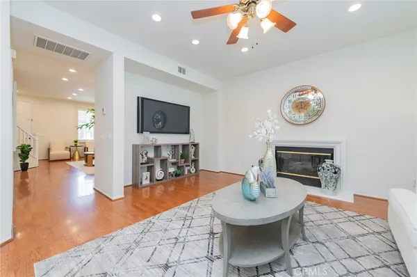 $1,838,000 | 25 Washington, Irvine, CA 92606