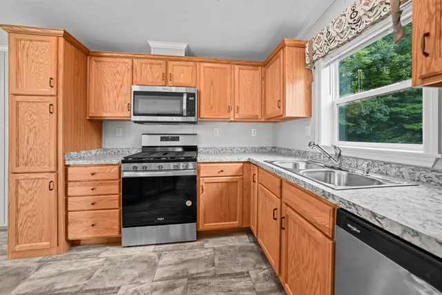 $239,900 | 174 South Stark Highway, Unit 23, Weare, NH 03281