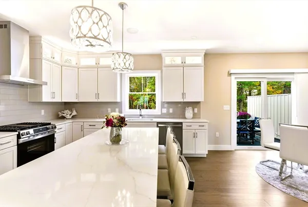 $734,900 | 22 Elise Avenue, Unit 11, Londonderry, NH 03053