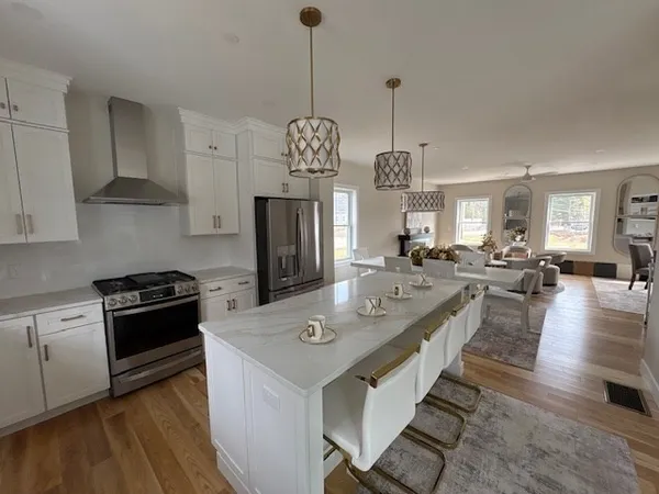 $734,900 | 22 Elise Avenue, Unit 11, Londonderry, NH 03053