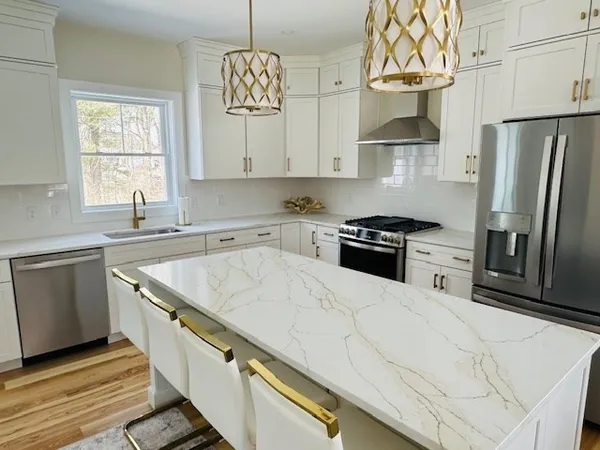 $734,900 | 22 Elise Avenue, Unit 11, Londonderry, NH 03053