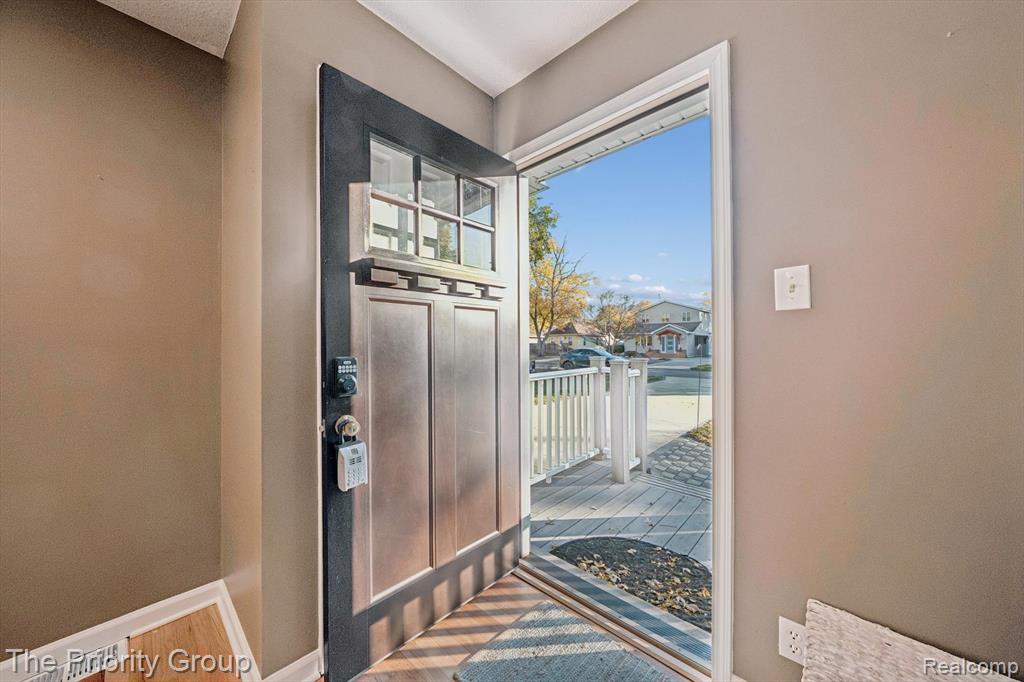 5235 Drayton Road Clarkston, MI 48346 - Photo 8 of 48 Gallery Image 8
