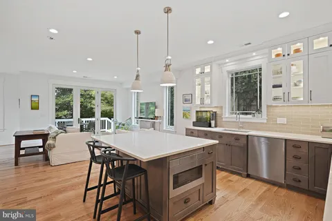$2,095,000 | 4621 Drummond Avenue, Chevy Chase, MD 20815