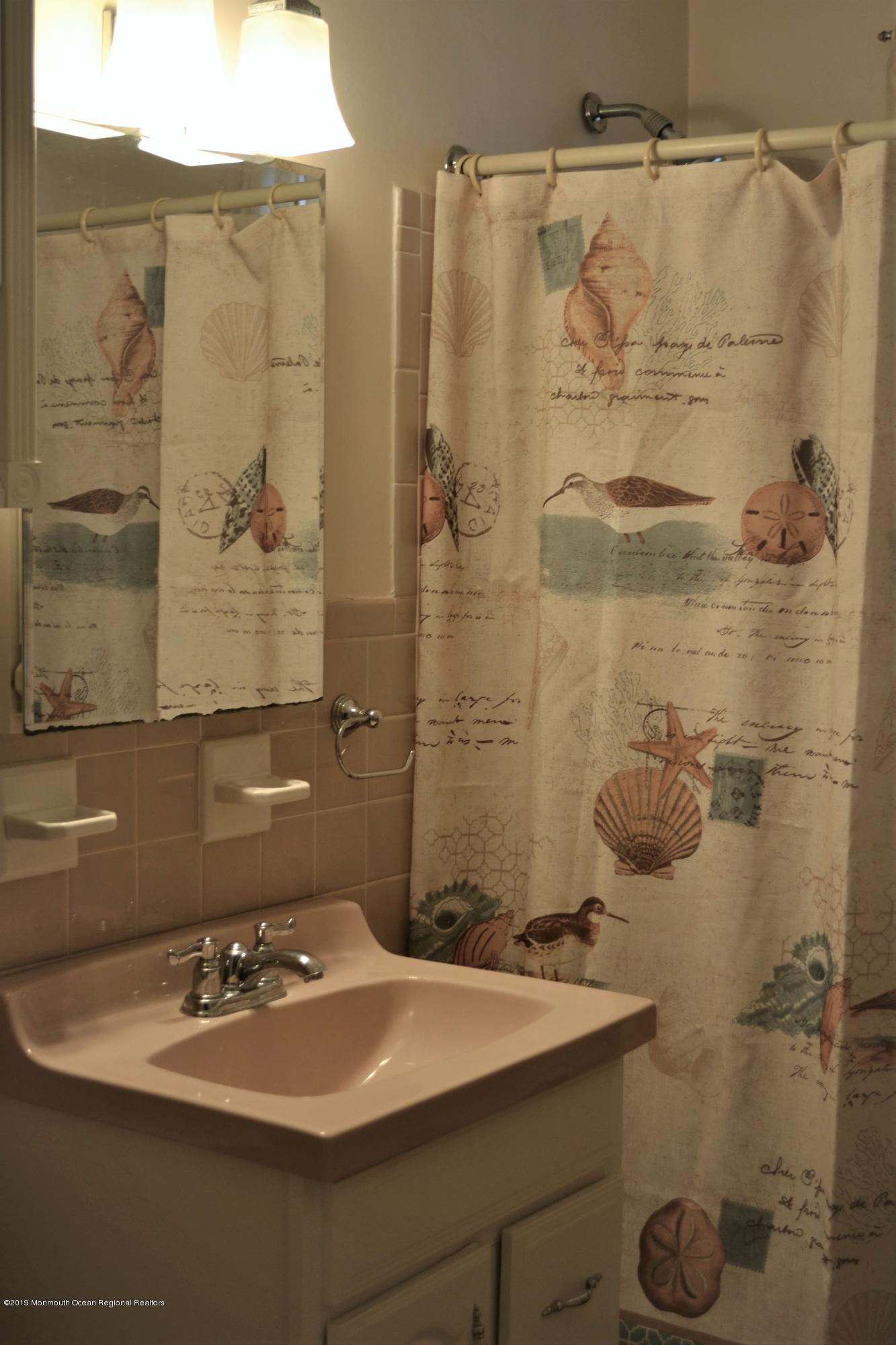 310 Maryland Avenue, Unit 12B Point Pleasant Beach, NJ 08742 - Photo 13 of 29 310 Mayland Ave 12B