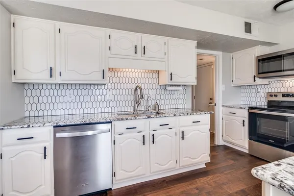 $2,250 | 7617 Pebble Beach Drive, Rowlett, TX 75088