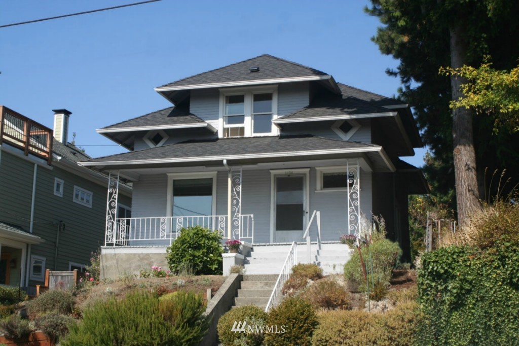 1320 North 41st Street Seattle, WA 98103 - Photo 1 of 12 Gallery Image 1