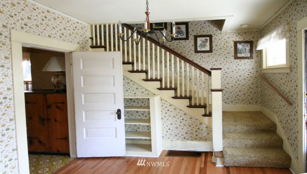 1320 North 41st Street Seattle, WA 98103 - Photo 2 of 12 Gallery Image 2