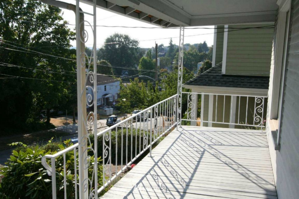 1320 North 41st Street Seattle, WA 98103 - Photo 9 of 12 Gallery Image 9