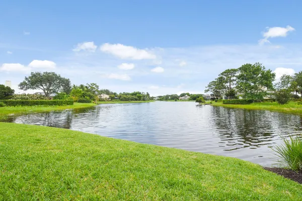 $699,900 | 7492 Southeast Teton Drive, Hobe Sound, FL 33455