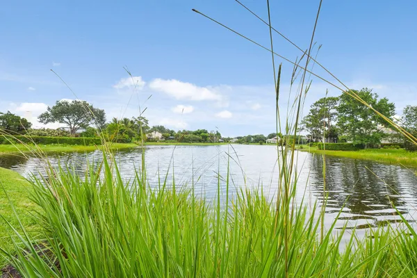 $699,900 | 7492 Southeast Teton Drive, Hobe Sound, FL 33455