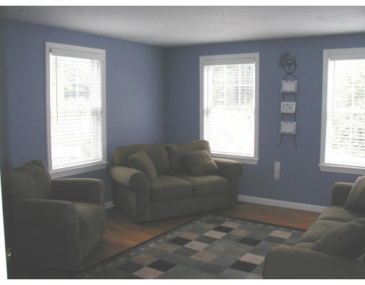 196 Raymond Road Marlborough, MA 01752 - Photo 3 of 15 Gallery Image 3