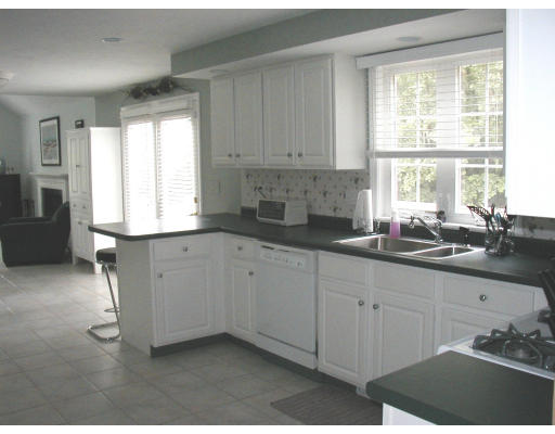 196 Raymond Road Marlborough, MA 01752 - Photo 5 of 15 Gallery Image 5