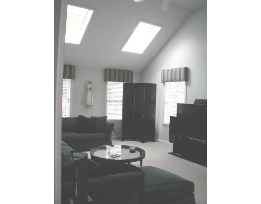 196 Raymond Road Marlborough, MA 01752 - Photo 7 of 15 Gallery Image 7