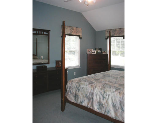 196 Raymond Road Marlborough, MA 01752 - Photo 9 of 15 Gallery Image 9