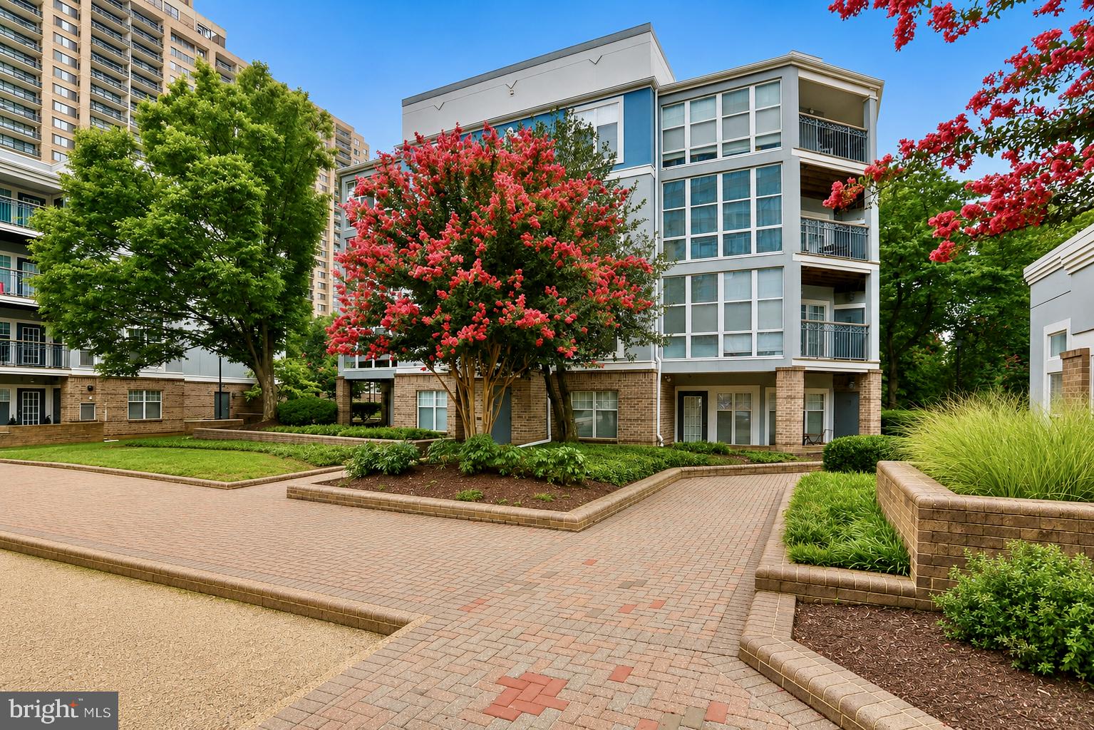 5565 Seminary Road, Unit 314 Falls Church, VA 22041 - Photo 2 of 22 front view of a building