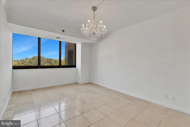 $3,000 | 1805 Crystal Drive, Unit 511S, Arlington, VA 22202