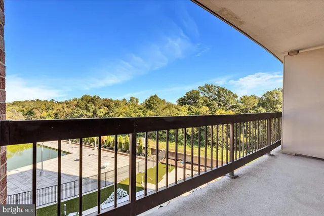 $3,000 | 1805 Crystal Drive, Unit 511S, Arlington, VA 22202